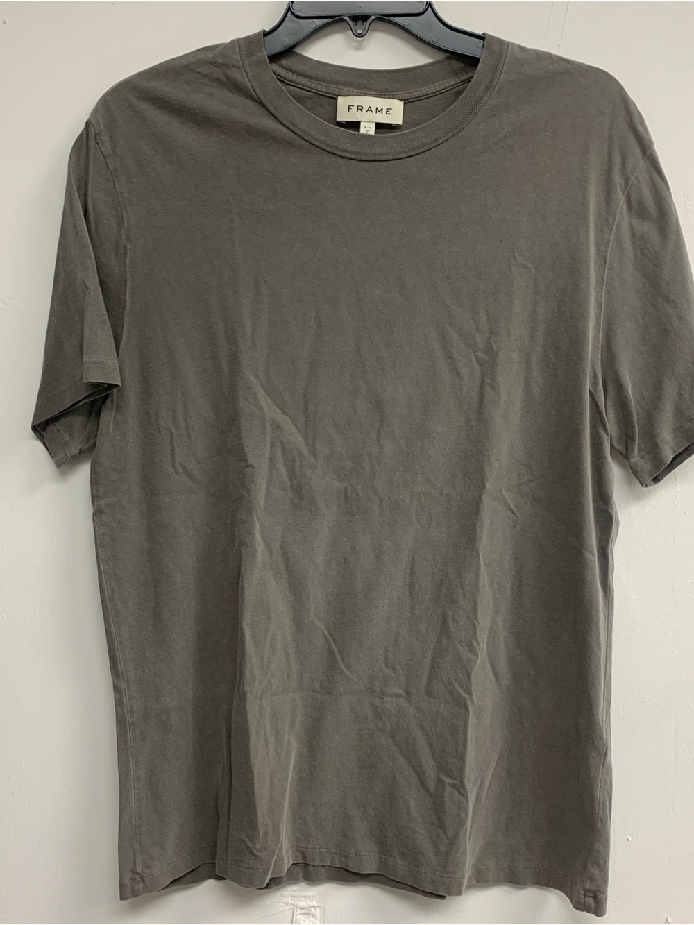 Frame Denim Short-Sleeve Crew Neck T-Shirt in Olive 100% Cotton
